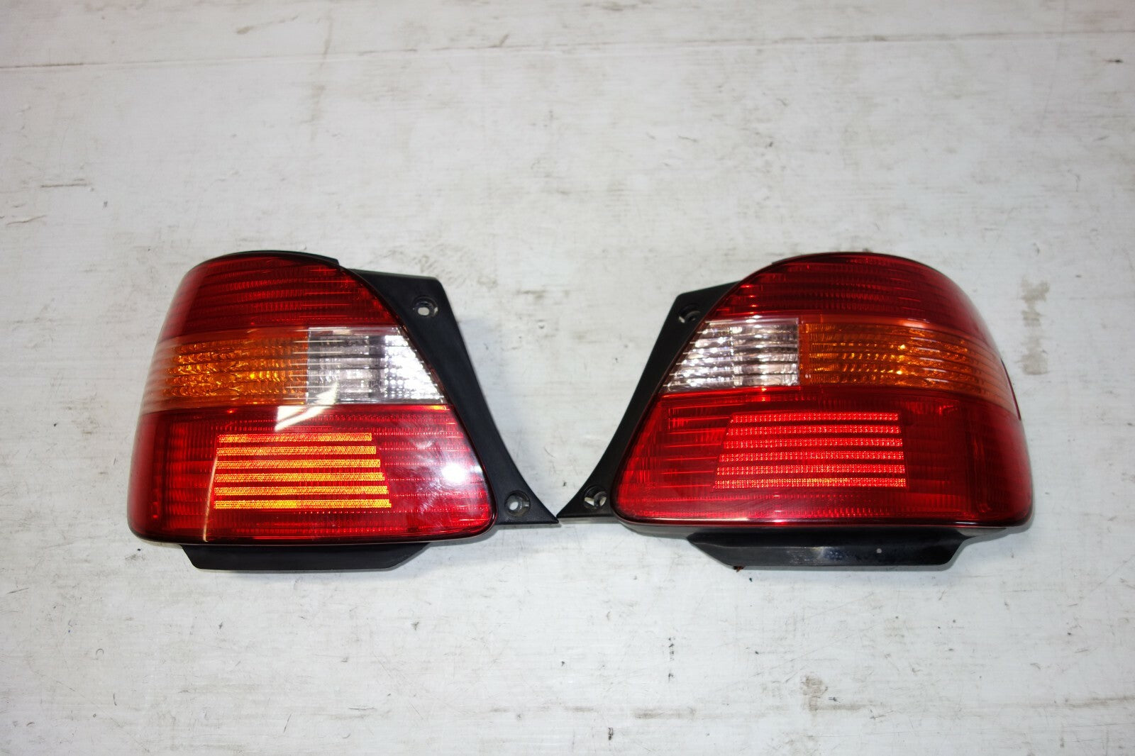 JDM 1998-2005 TOYOTA ARISTO LEXUS GS300  GS400 GS430 TAIL LIGHTS LAMPS SET
