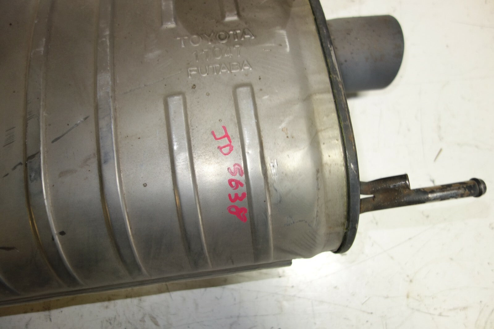 2002 2003 2004 2005 Lexus Is300 Exhaust Muffler Pipe 17430-46660