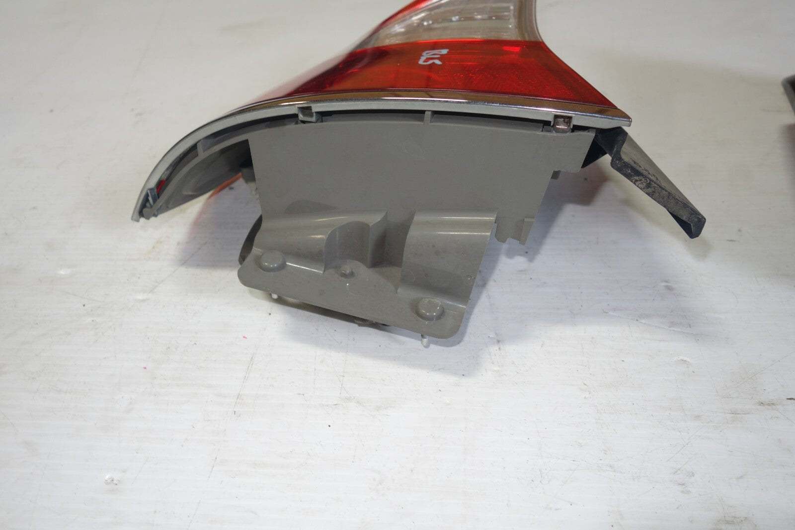 JDM 2005-2009 SUBARU LEGACY BL5 OEM USED TAIL LIGHTS  LAMPS 4 DOOR SEDAN
