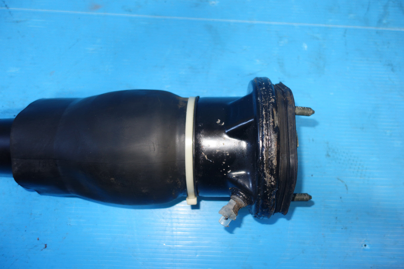 Lexus LS430 Rear Right Passenger Side Air Shock Strut Absorber 2004-2006 JDM