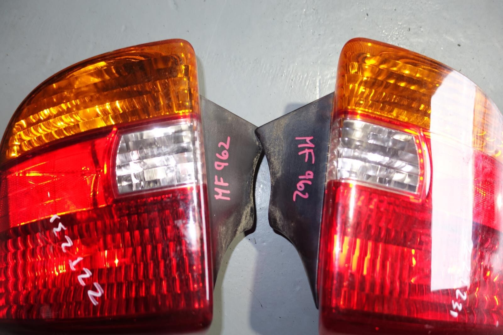 JDM 2000-2005 TOYOTA CELICA OEM TAIL LIGHTS LEFT & RIGHT TAIL LAMPS 2000-2005