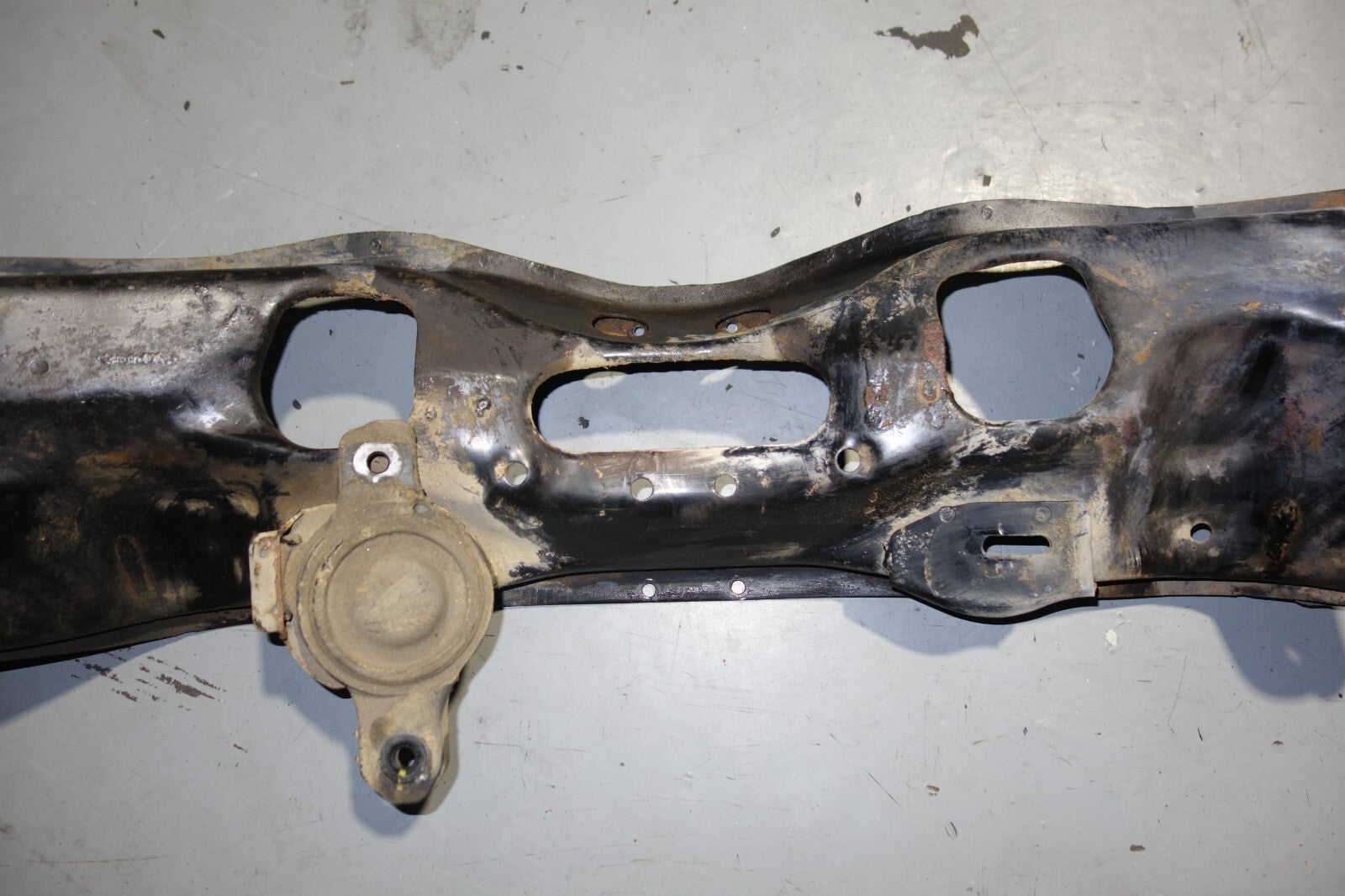 JDM 00-04 SUBARU LEGACY B4 TWIN TURBO EJ208 FRONT SUBFRAME CRADLE CROSSMEMBER
