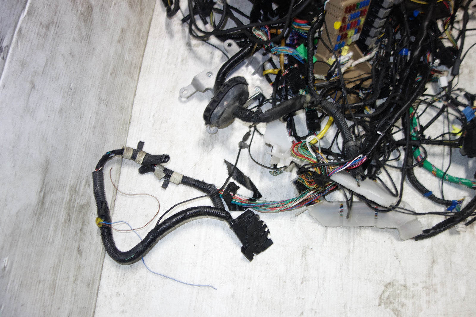 JDM Subaru Legacy EJ20 Turbo 6speed Computer Wire Harness Loom Wiring 22611AN150