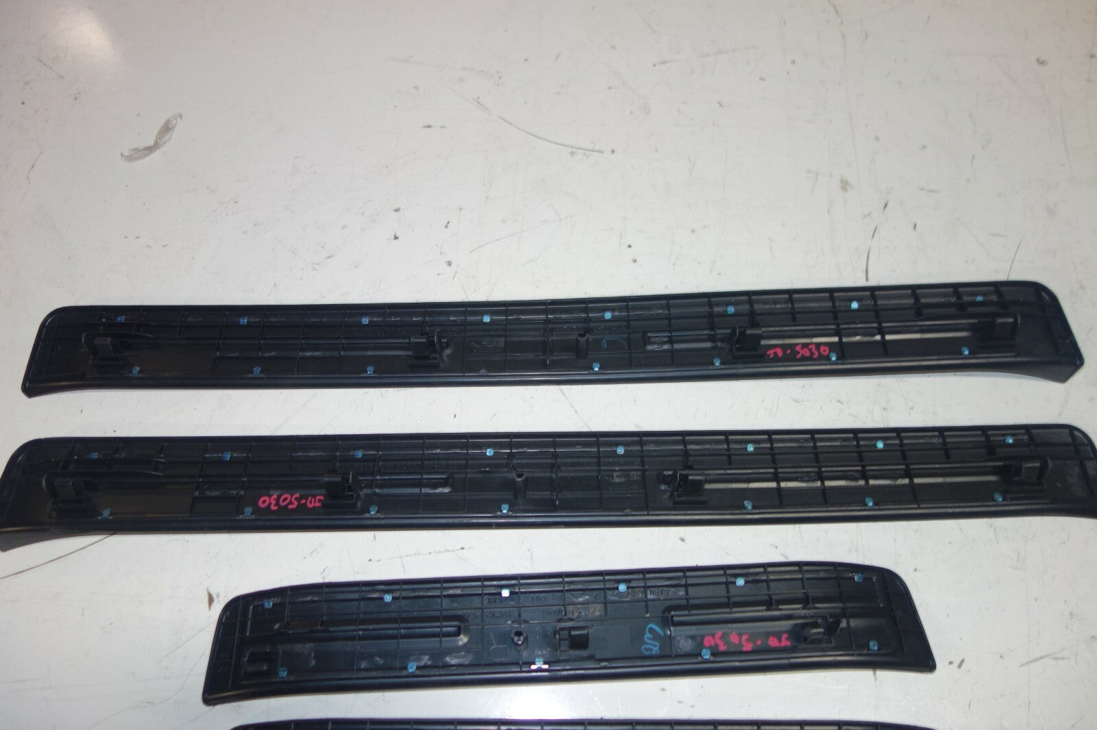 JDM ACURA RL HONDA LEGEND KB1 OEM DOOR SILLS TRIM SCUFF PLATES SIDE STEPS 05-08
