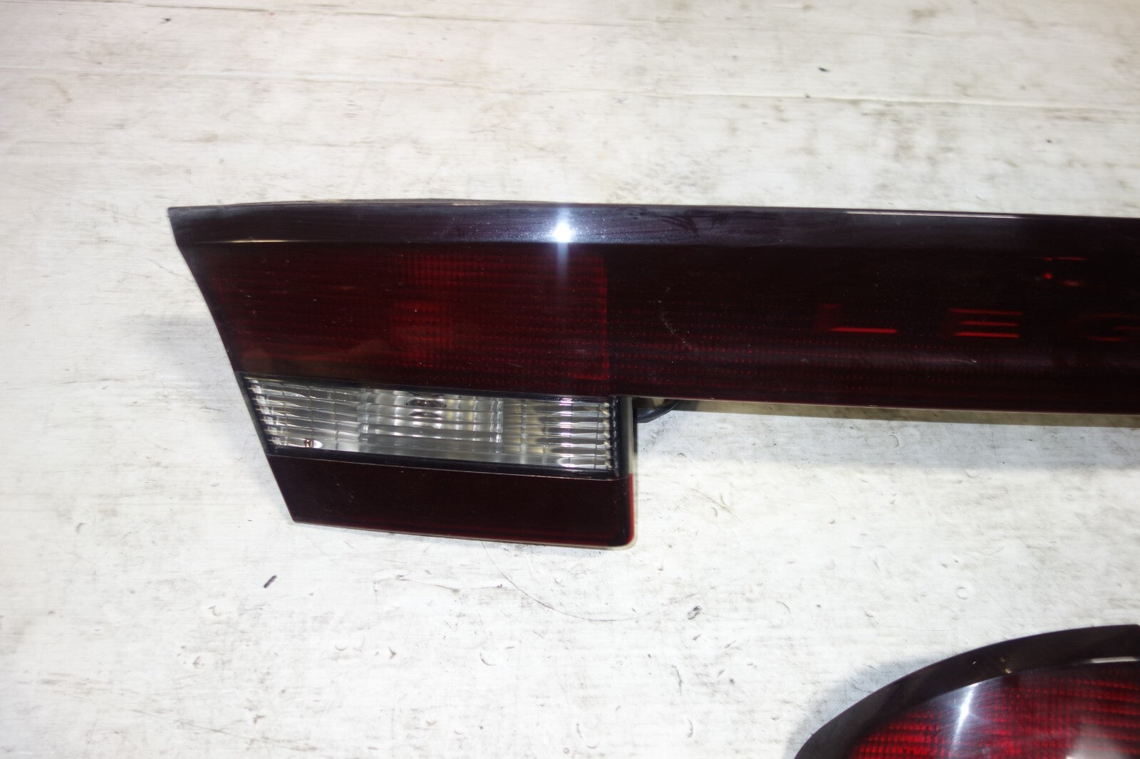 JDM Subaru Legacy Sedan Taillights BE5 Left & Right 2000-2004 Garnish