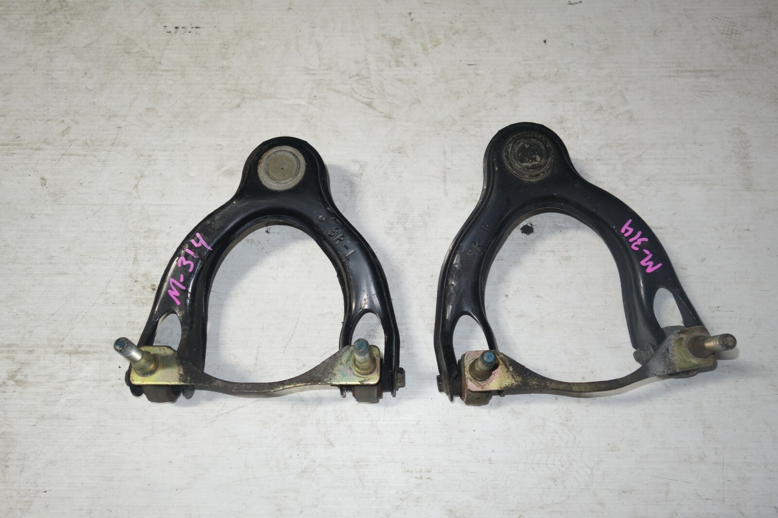 JDM 1994-2001 ACURA INTEGRA TYPE R DC2 OEM USED FRONT UPPER CONTROL ARMS LH & RH