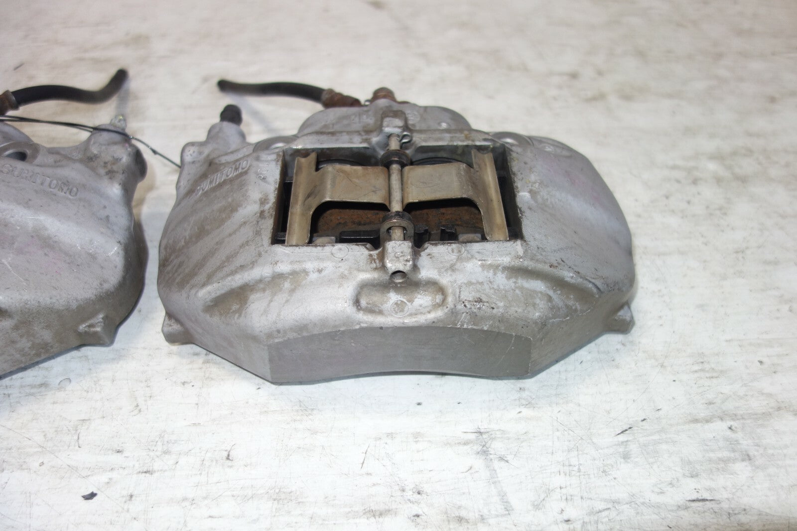 JDM 2001-2006  LEXUS LS430 OEM FRONT 4 PISTON BRAKE CALIPERS LEFT & RIGHT UCF31