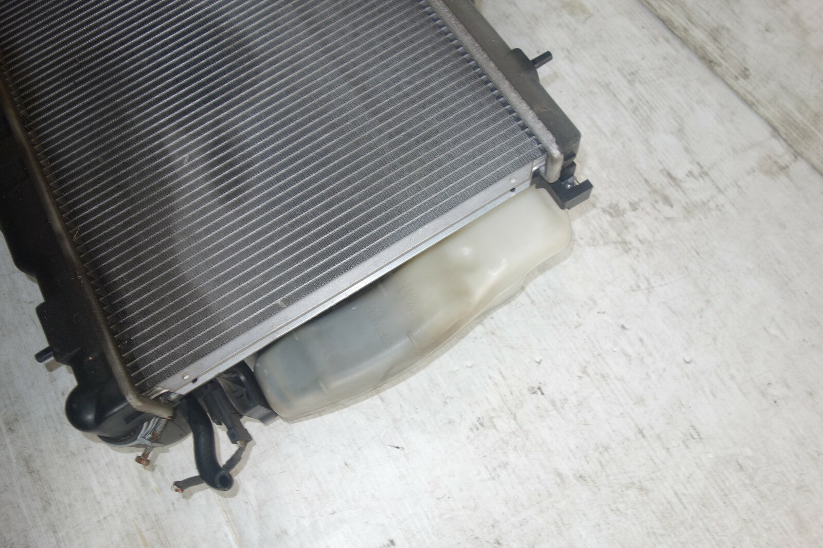 JDM Subaru Impreza WRX Radiator & Fans 2002 2003 2004 2005 OEM V7 V8