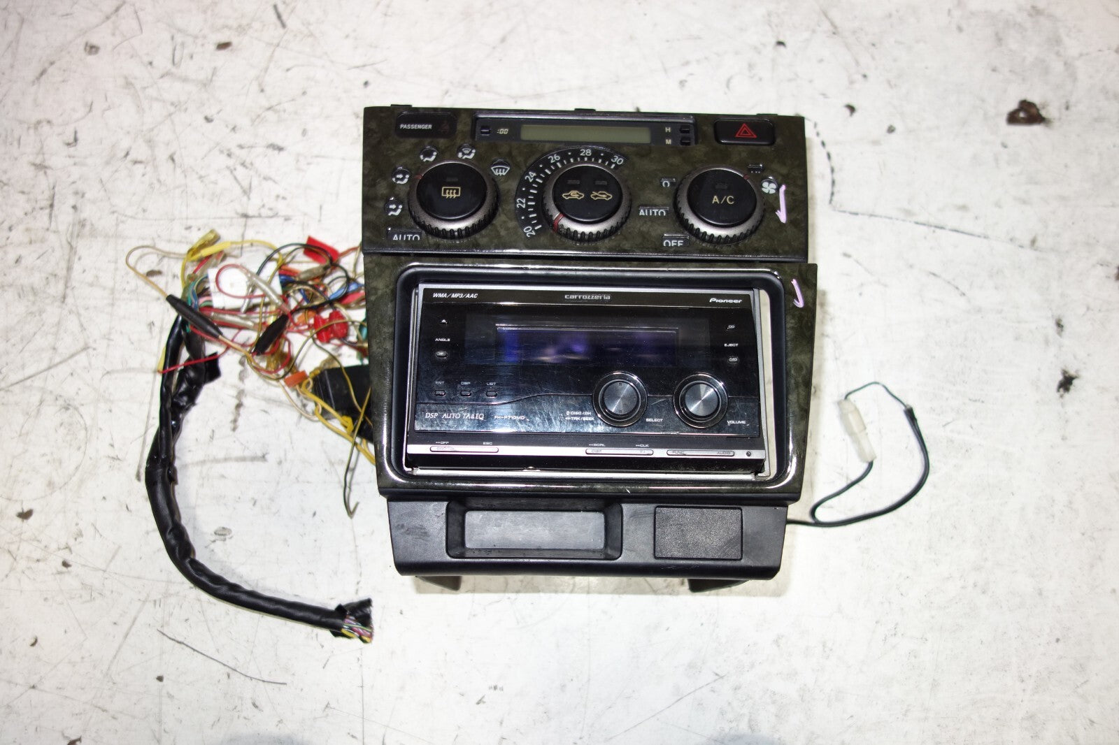 JDM TOYOTA ALTEZZA IS300 IS200 SXE10 GXE10 A/C CONTROL UNIT PIONEER CD PLAYER