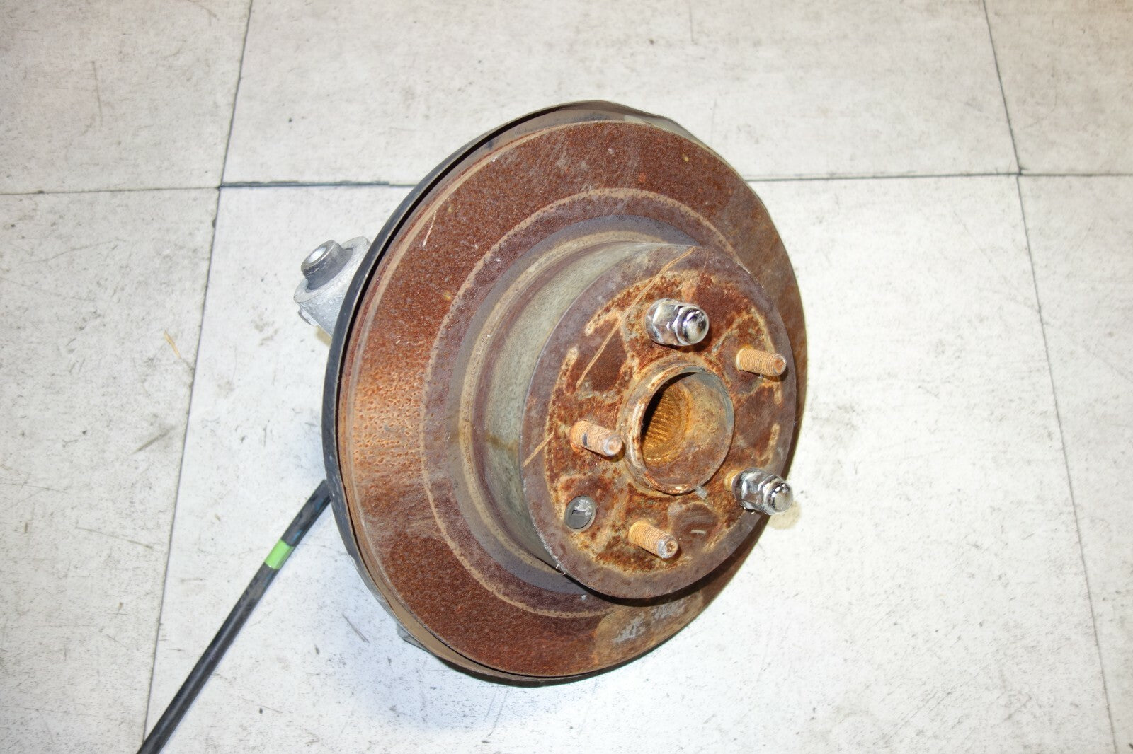 JDM Infiniti M35 M45 Rear Right Spindle Knuckle Hub Bearing Wheel OEM 2006-2010