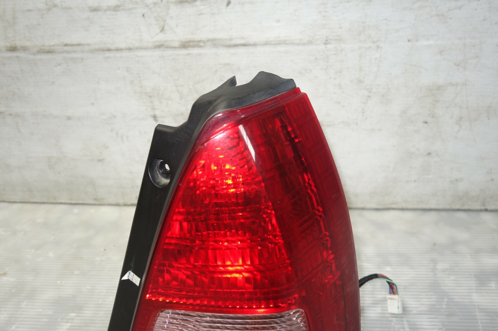 JDM 2003-2005 SUBARU FORESTER GENUINE SG5 SG OEM TAIL LIGHT LAMP RIGHT SIDE