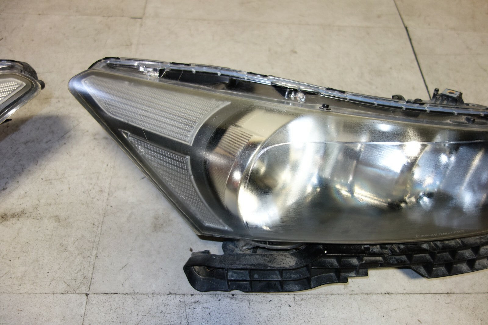 JDM 2008-2012 HONDA ACCORD INSPIRE OEM HID HEAD LIGHTS HEAD LAMPS JAPAN