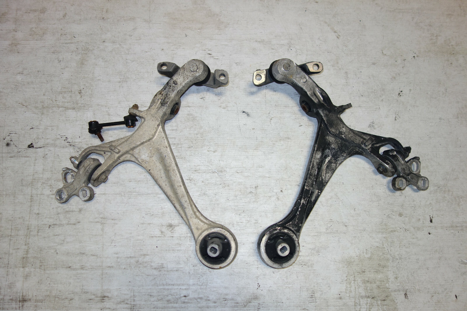 JDM Acura RL Front Lower Control Arms 2005 06 07 08 09 10 11 2012 KB1 3.5RL OEM