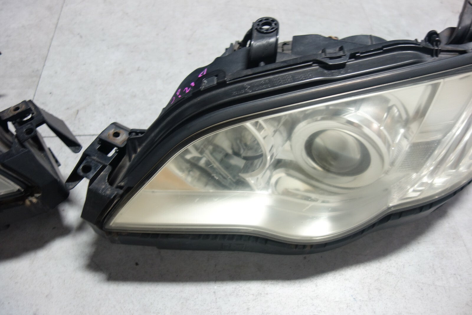 JDM 2008-2009 GENUINE SUBARU LEGACY USED OEM HID HEAD LIGHTS LAMPS BLE BP5 BP9