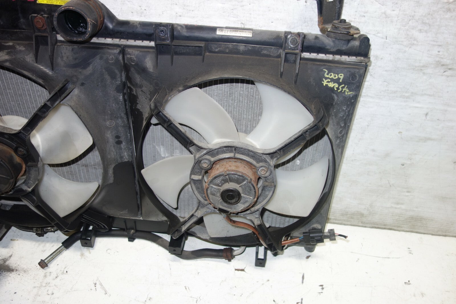 Subaru Forester Genuine Radiator Rad With Fans A/T Non-turbo 2009-2013