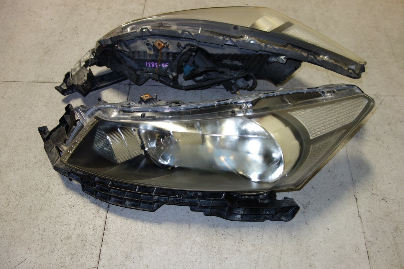 JDM 2008-2012 HONDA ACCORD INSPIRE OEM HID HEAD LIGHTS HEAD LAMPS JAPAN JD-3831