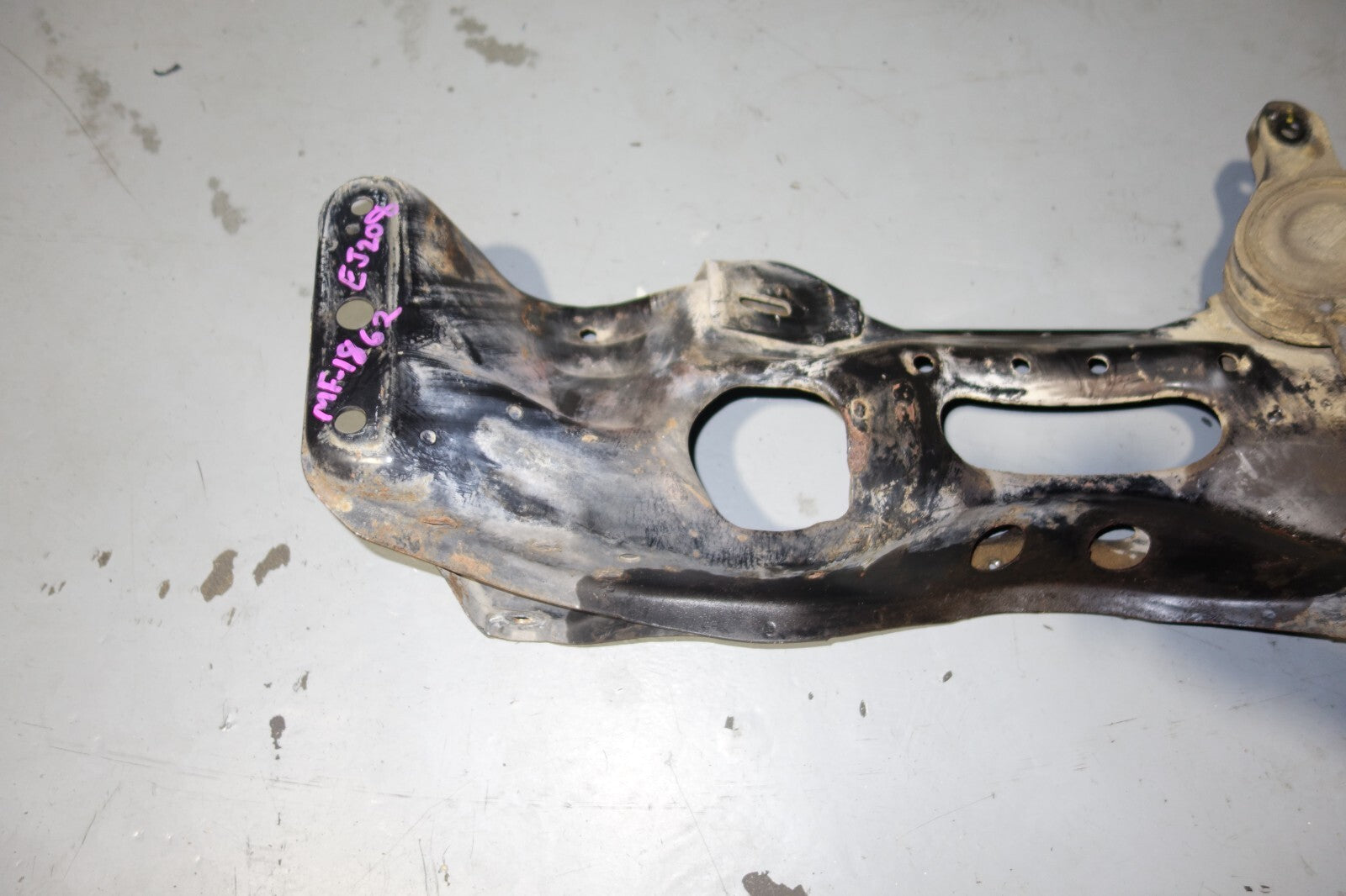 JDM 00-04 SUBARU LEGACY B4 TWIN TURBO EJ208 FRONT SUBFRAME CRADLE CROSSMEMBER