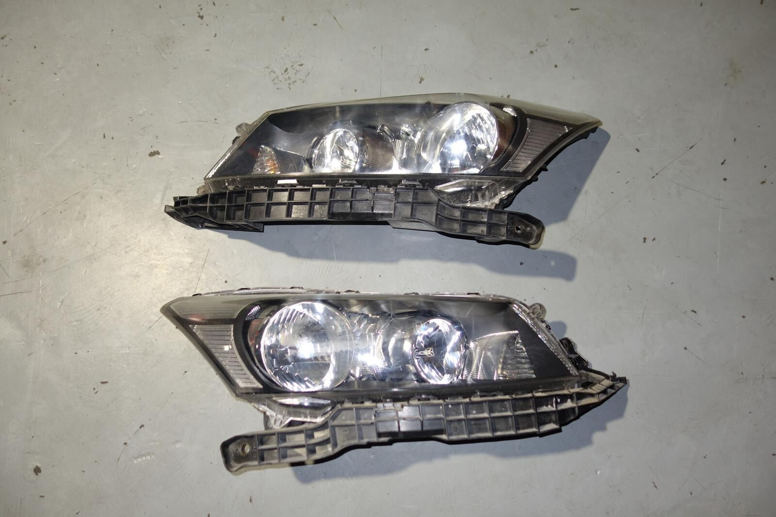JDM Honda Accord CP3 Head Lights Lamps Pair OEM HID Black Housing 2008-2012