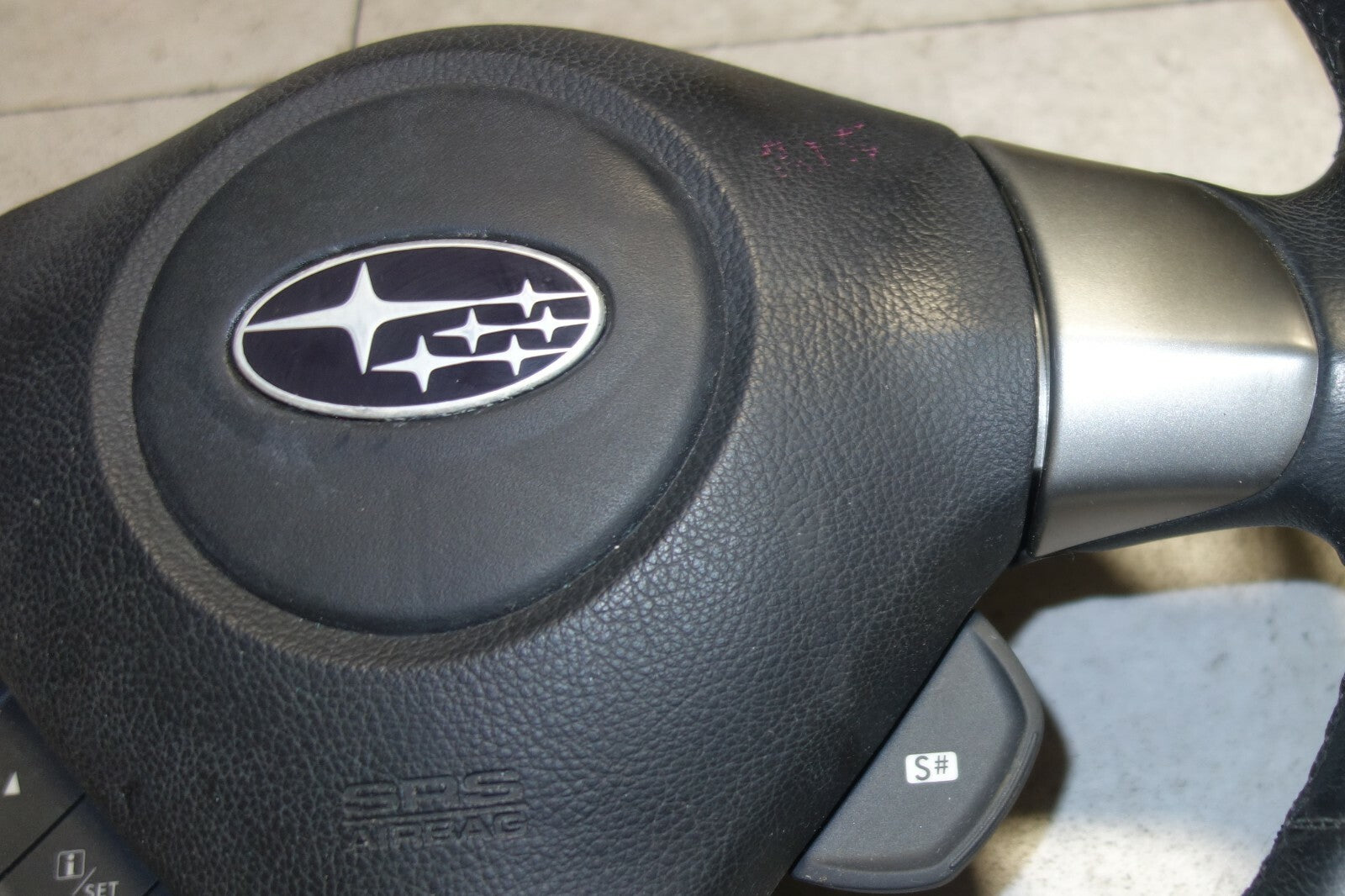 JDM 2005-2009 SUBARU LEGACY & OUTBACK MOMO STEERING WHEEL & HUB 2005-2009