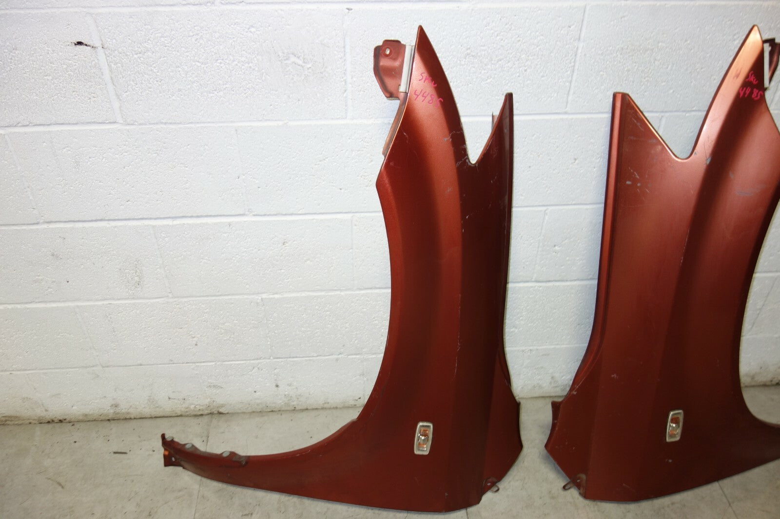 JDM Nissan Murano Fenders Pair With Marker Lights 2003-2007 OEM