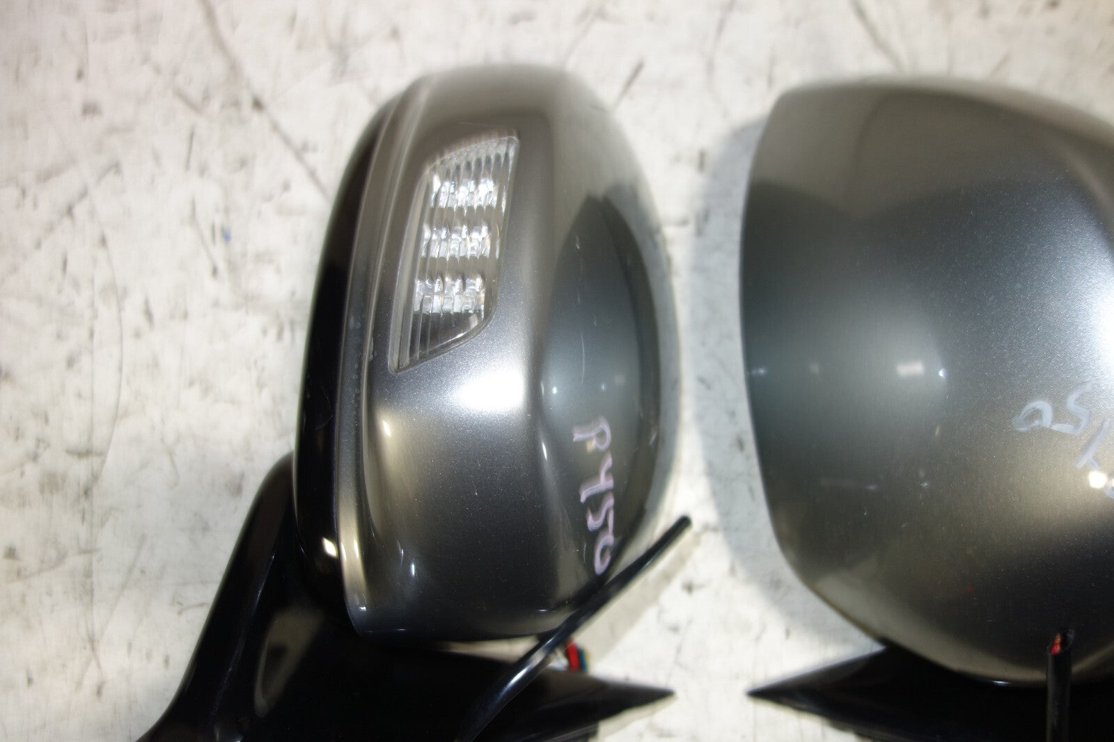 JDM Infiniti M35 / M45 Side View Mirrors Power Folding LED Signal 2006-2010