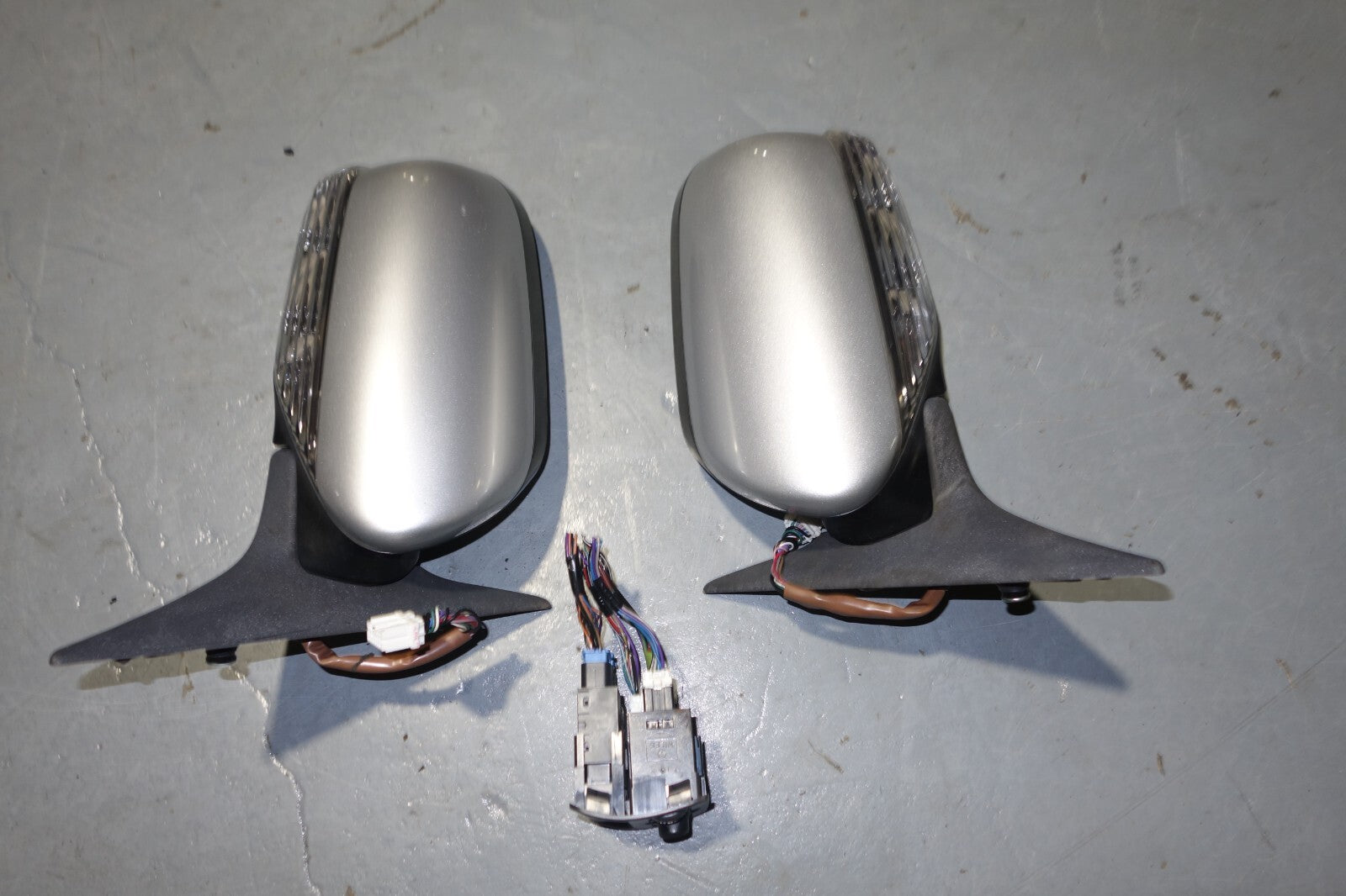 JDM Subaru Legacy Power Folding Auto Flip Mirrors 2005-2007