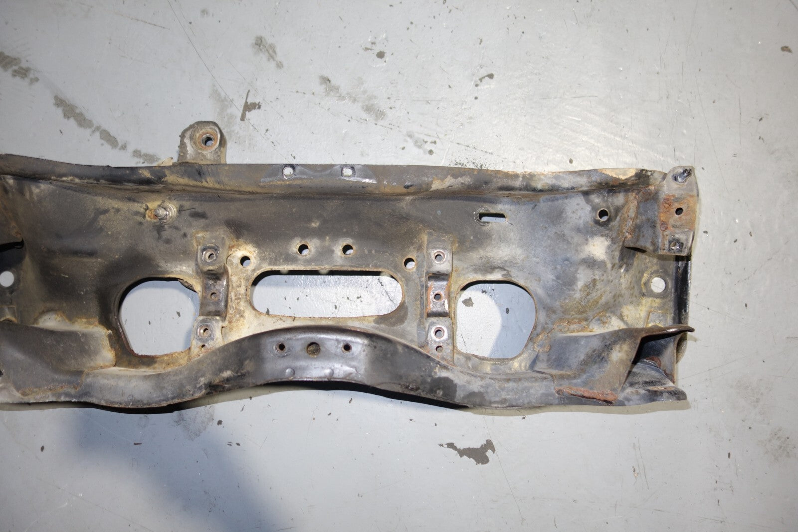 JDM 00-04 SUBARU LEGACY B4 TWIN TURBO EJ208 FRONT SUBFRAME CRADLE CROSSMEMBER