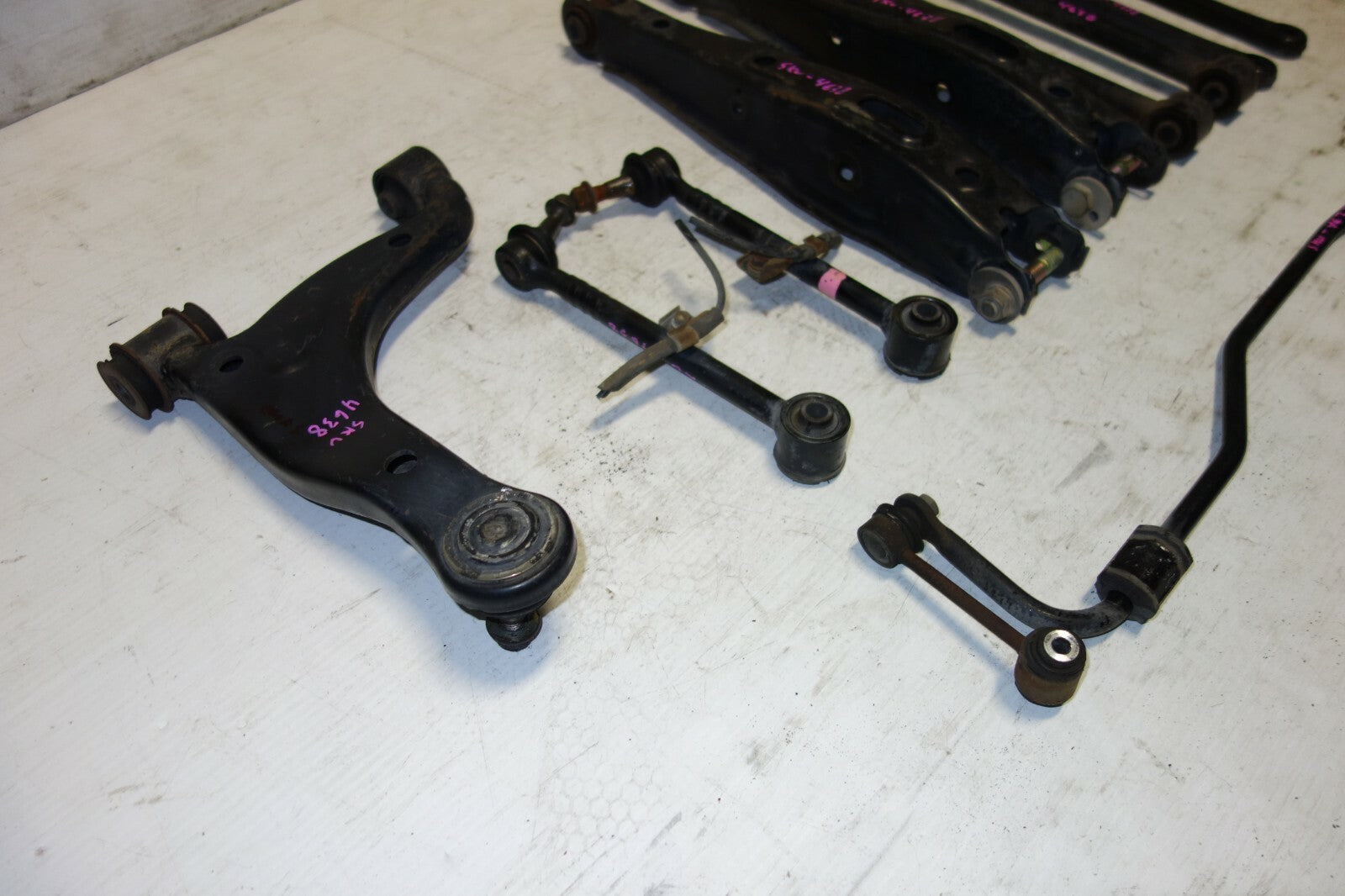 JDM Lexus IS300 / Altezza Rear Lower Control Arms Suspension SXE10 OEM 2001-2005