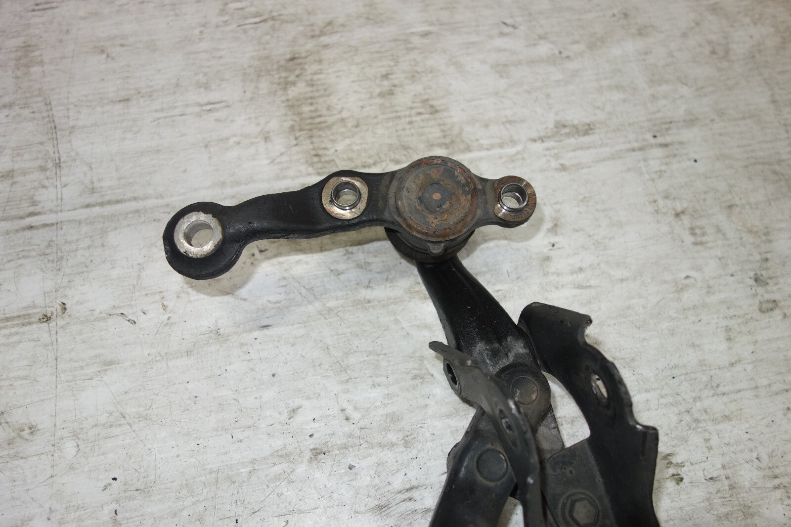 JDM 2001-2005 LEXUS IS300 OEM FRONT LOWER CONTROL ARM LEFT SIDE SXE10 ALTEZZA