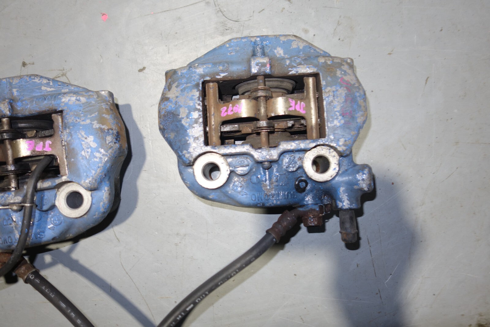 JDM 2001-2006  LEXUS LS430 OEM REAR 2 PISTON BRAKE CALIPERS LEFT & RIGHT UCF31