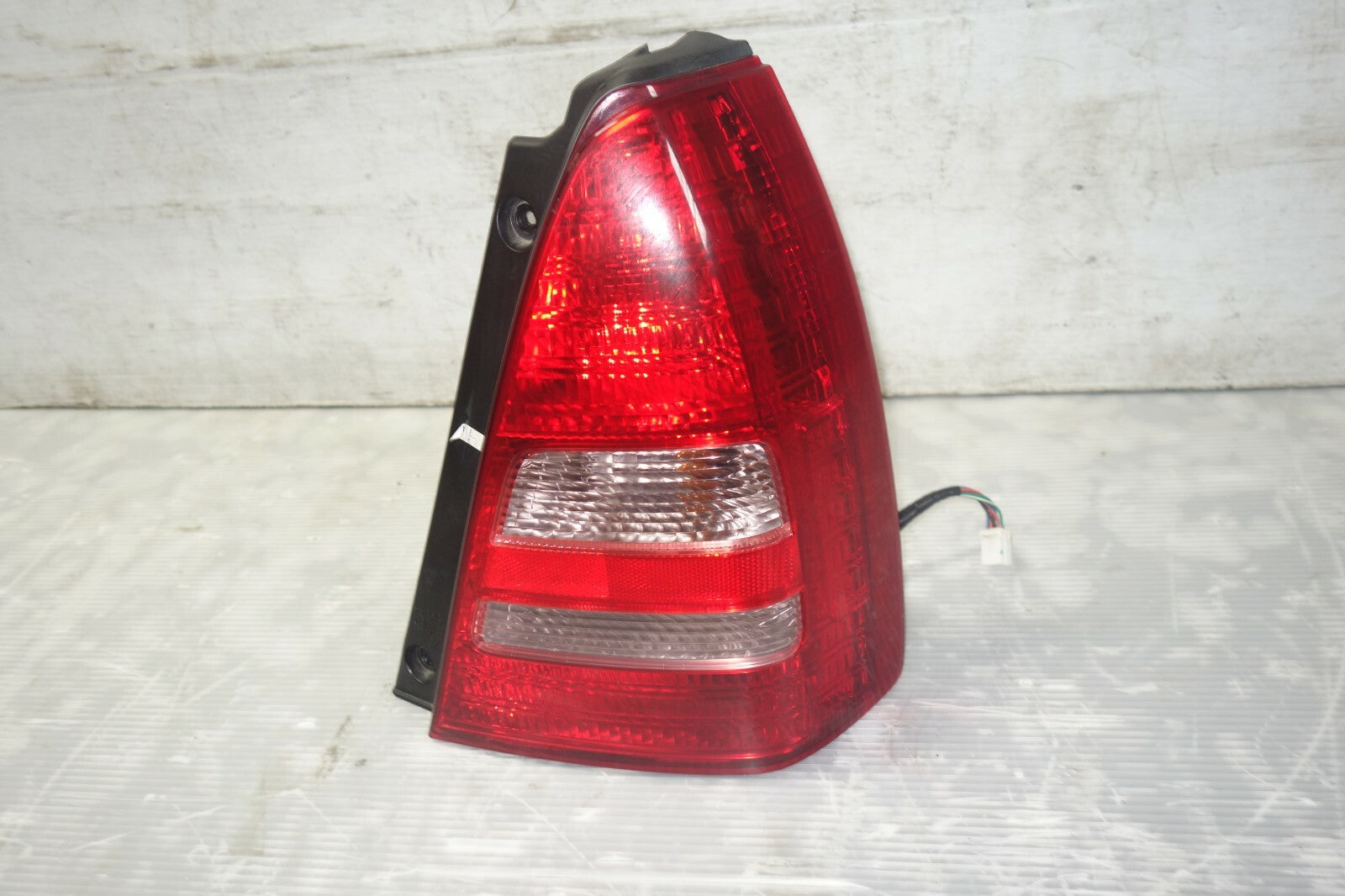 JDM 2003-2005 SUBARU FORESTER GENUINE SG5 SG OEM TAIL LIGHT LAMP RIGHT SIDE