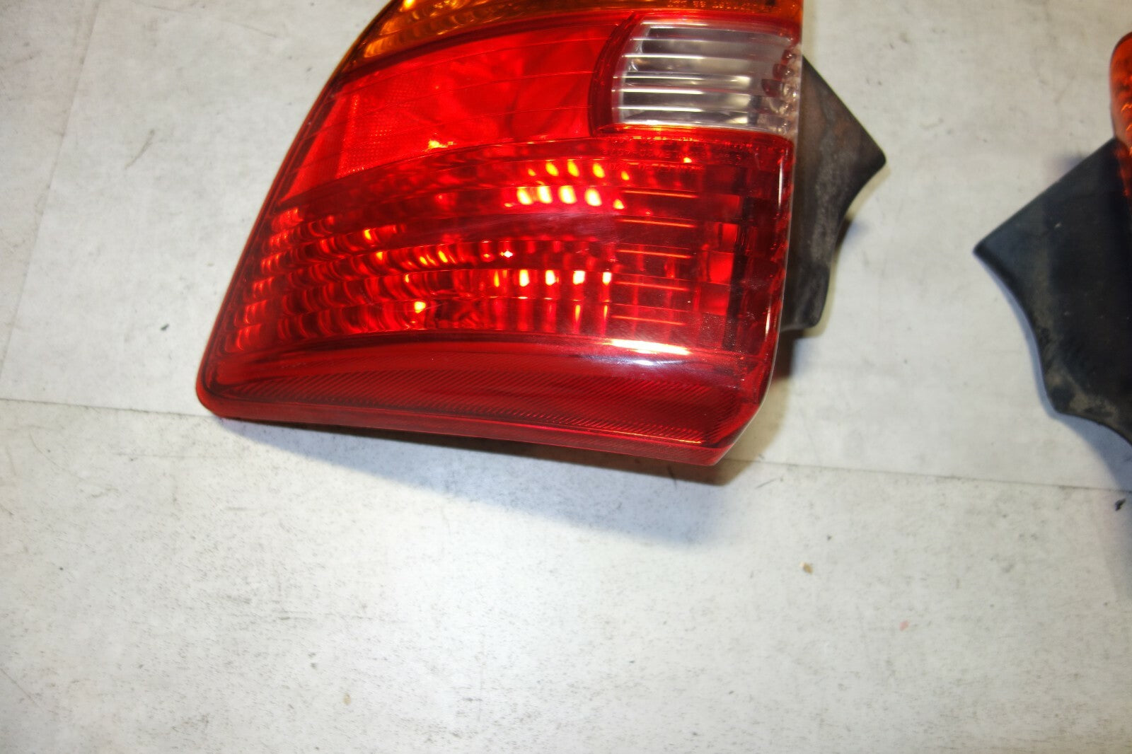JDM 2000-2005 TOYOTA CELICA OEM TAIL LIGHTS LH LR TAIL LAMPS 2000-2005