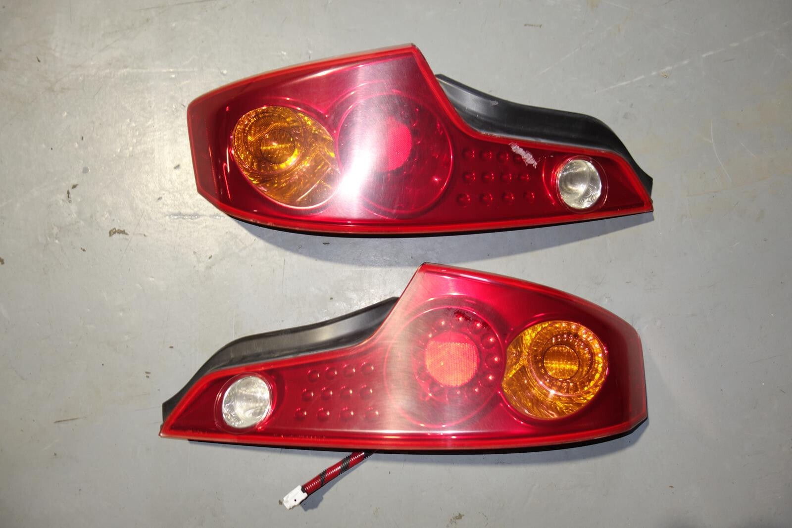 JDM Infiniti G35 Coupe 2-Door Tail Lights Lamps 2003-2005 Skyline CPV35 Skyline