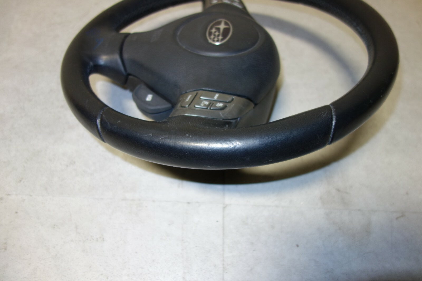 JDM Subaru Impreza WRX Legacy Forester OEM MOMO Steering Wheel & Hub