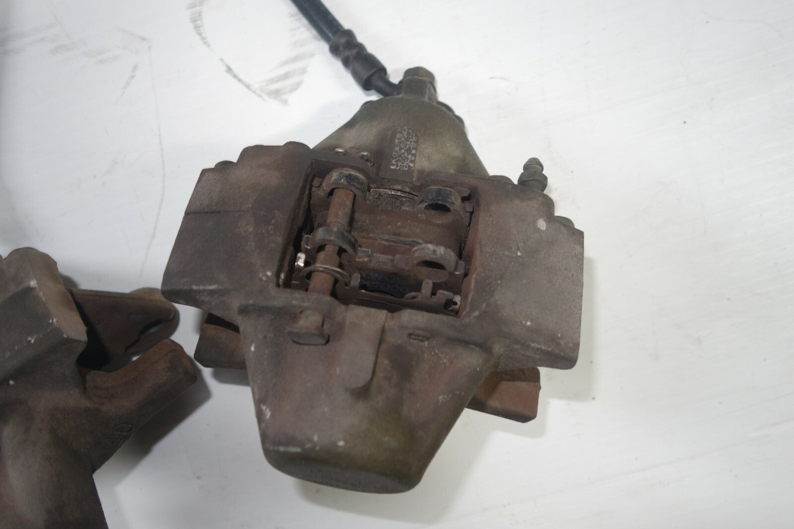 JDM 2001-2005 IS300 SXE10 LEXUS GENUINE REAR BRAKE CALIPERS OEM LEFT & RIGHT