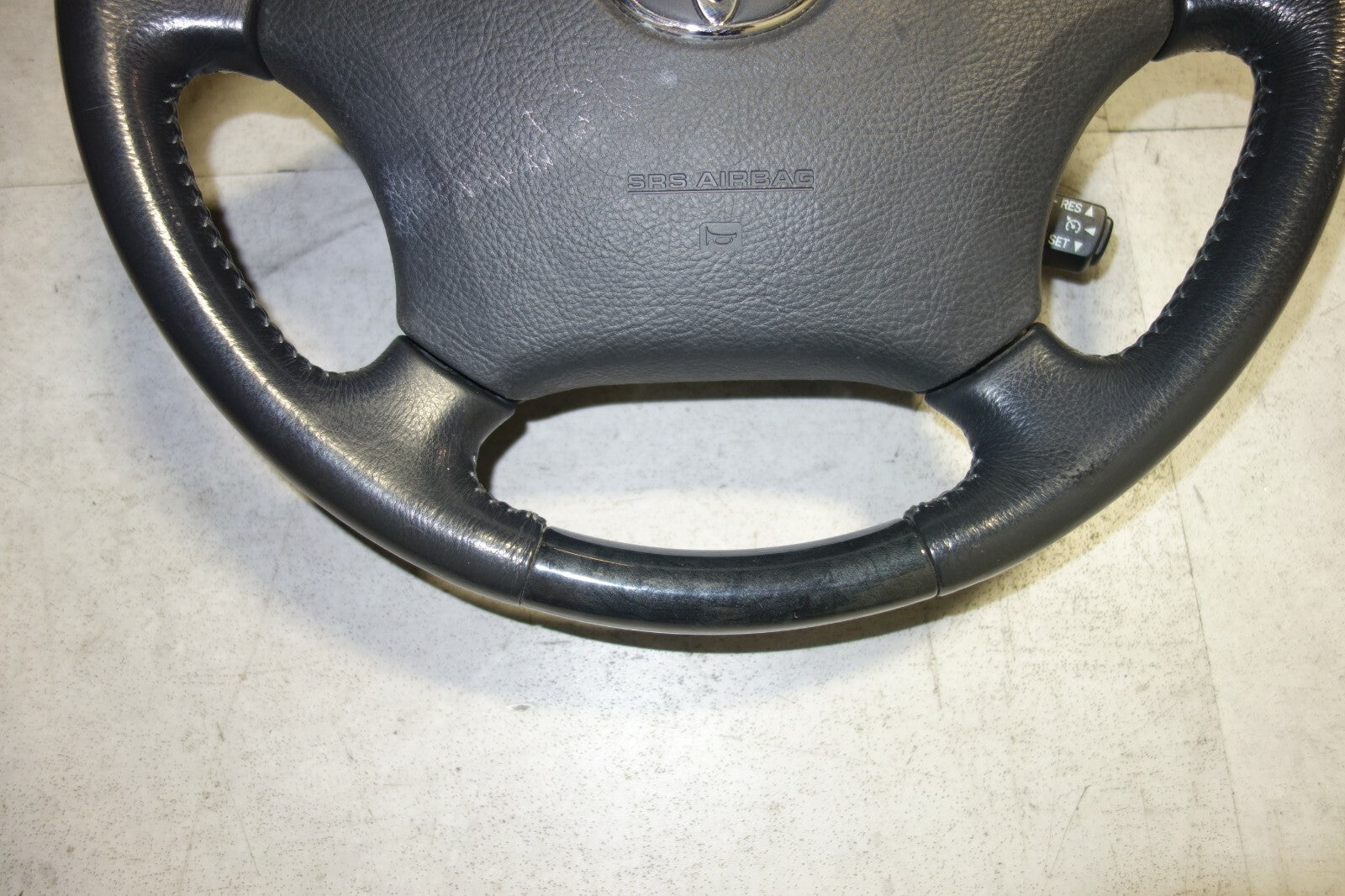 JDM Toyota Steering Wheel Estima ACR30 Used OEM Imported from Japan