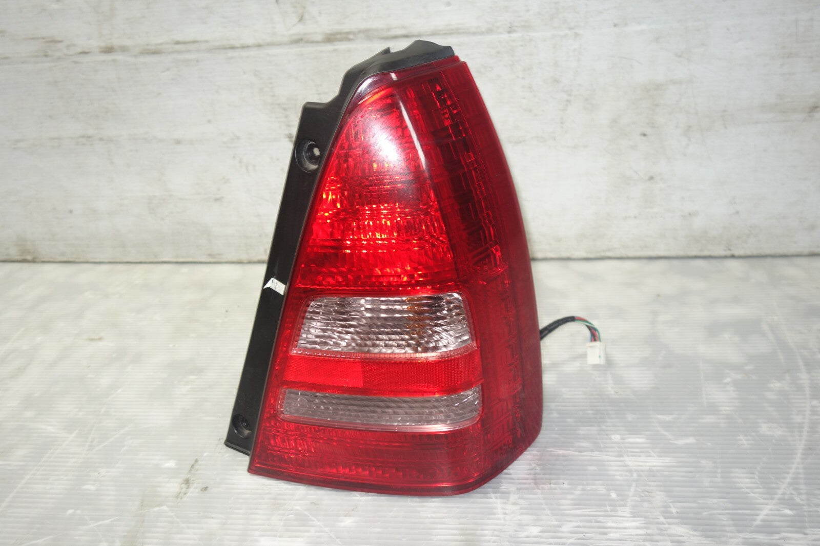 JDM 2003-2005 SUBARU FORESTER GENUINE SG5 SG OEM TAIL LIGHT LAMP RIGHT SIDE