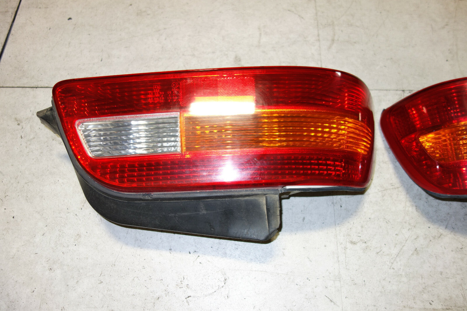 JDM Honda Legend KA7 Tail Lights Lamps OEM 1991-1995 Sedan 4-Door Left + Right