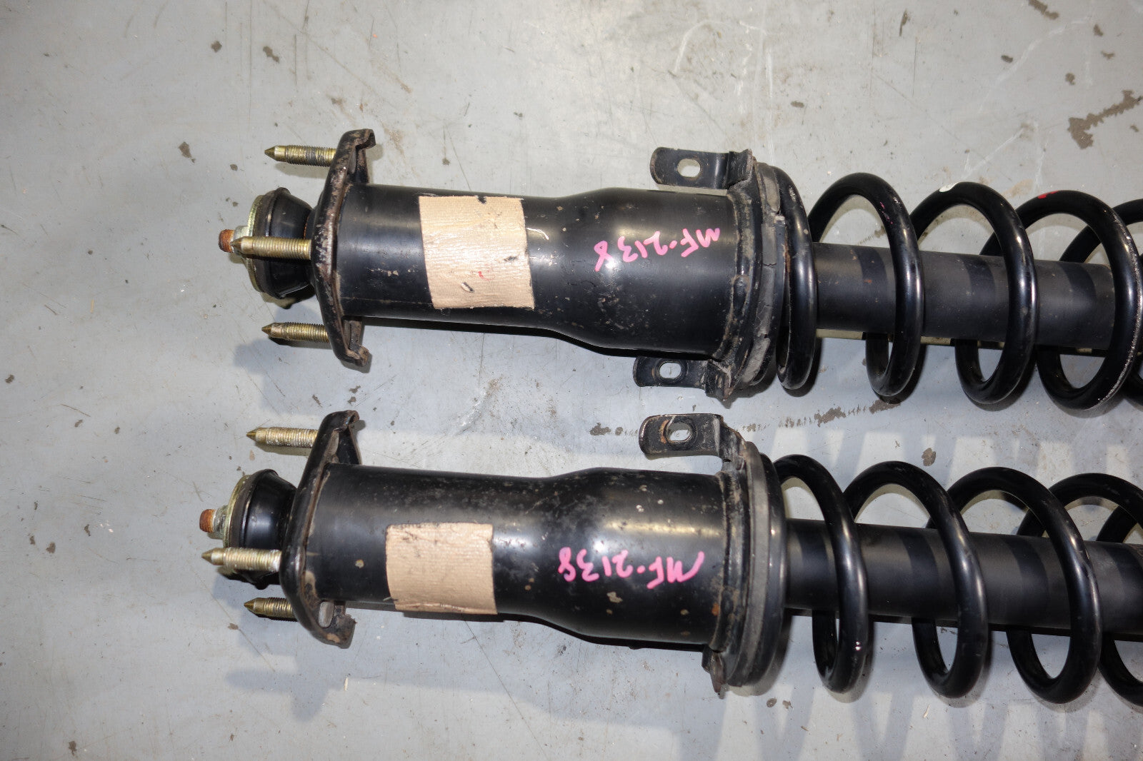 JDM Toyota Altezza SXE10 OEM Rear Shocks Struts Springs Suspension 2001-2005