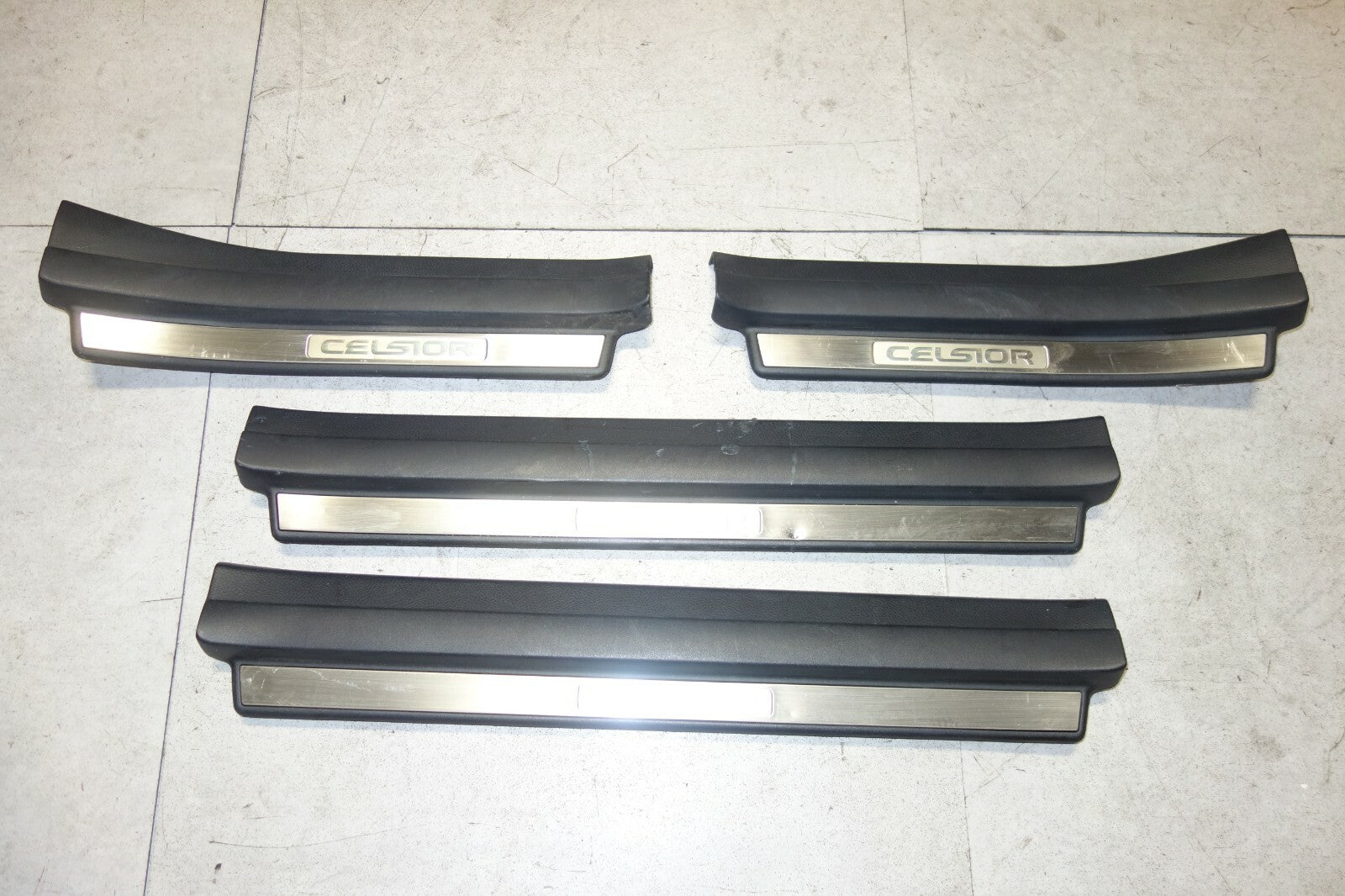 JDM 2001-2006 TOYOTA LEXUS LS430 CELSIOR UCF30 OEM DOOR SILLS SCUFF PLATES UCF31