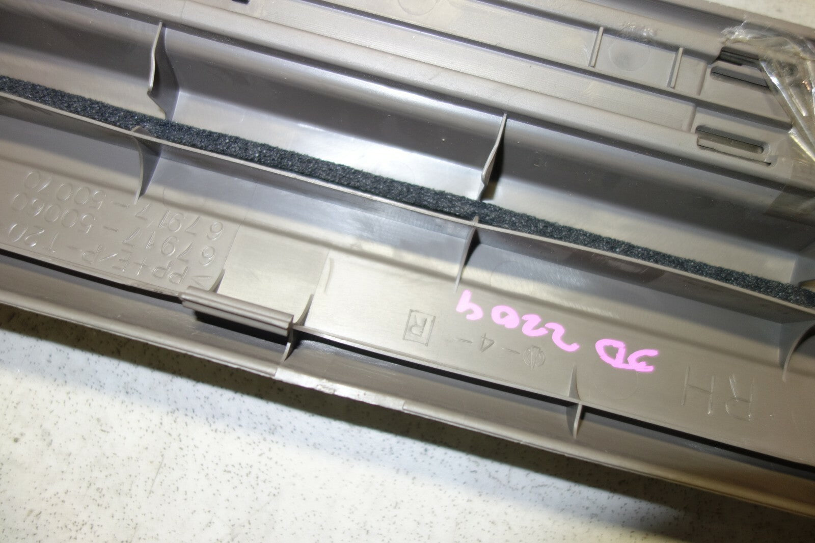 JDM Lexus LS430 Toyota Celsior Door Sills Scuff Plates 2001-2006 UCF30 UCF31