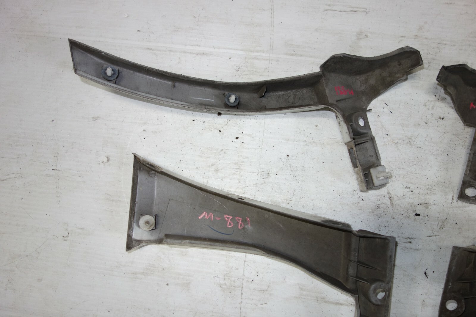 JDM 1998-2002 SUBARU FORESTER STi SF5 OEM SIDE SKIRTS FENDER FILLERS FORESTER