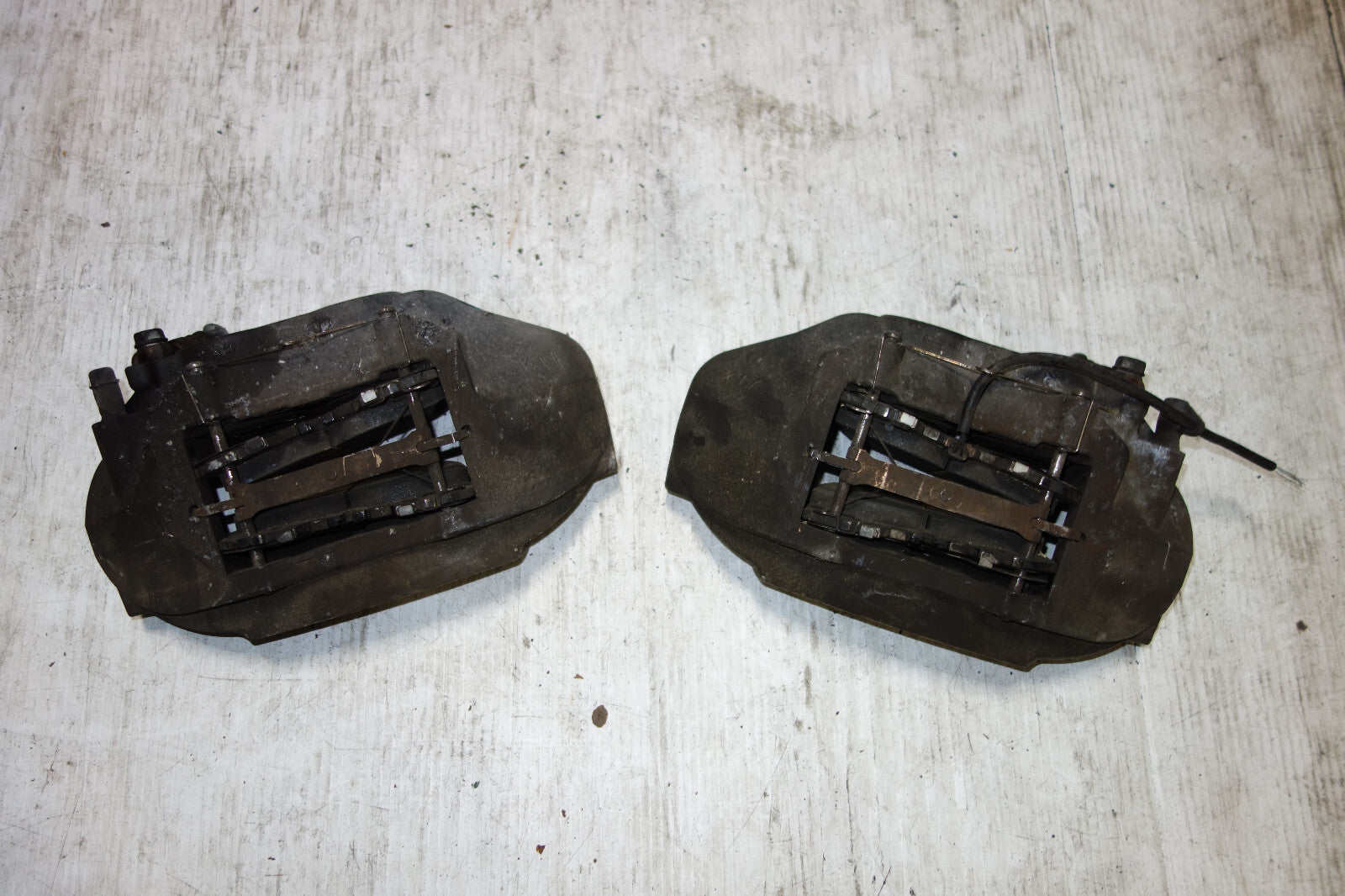 Lexus LS460 Front Brake Calipers OEM 2007-2017 OEM Left / Right JDM RWD