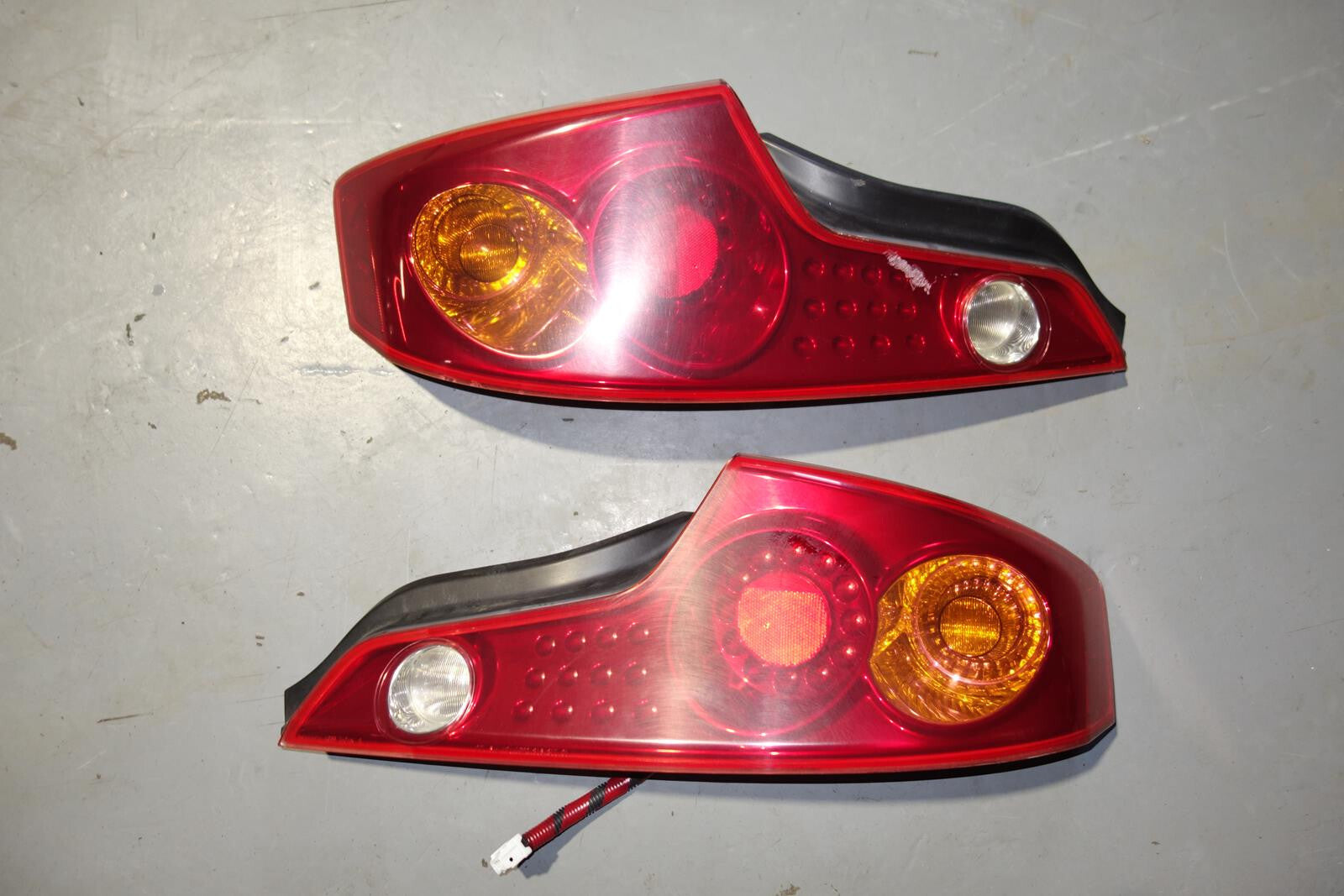 JDM Infiniti G35 Coupe 2-Door Tail Lights Lamps 2003-2005 Skyline CPV35 Skyline