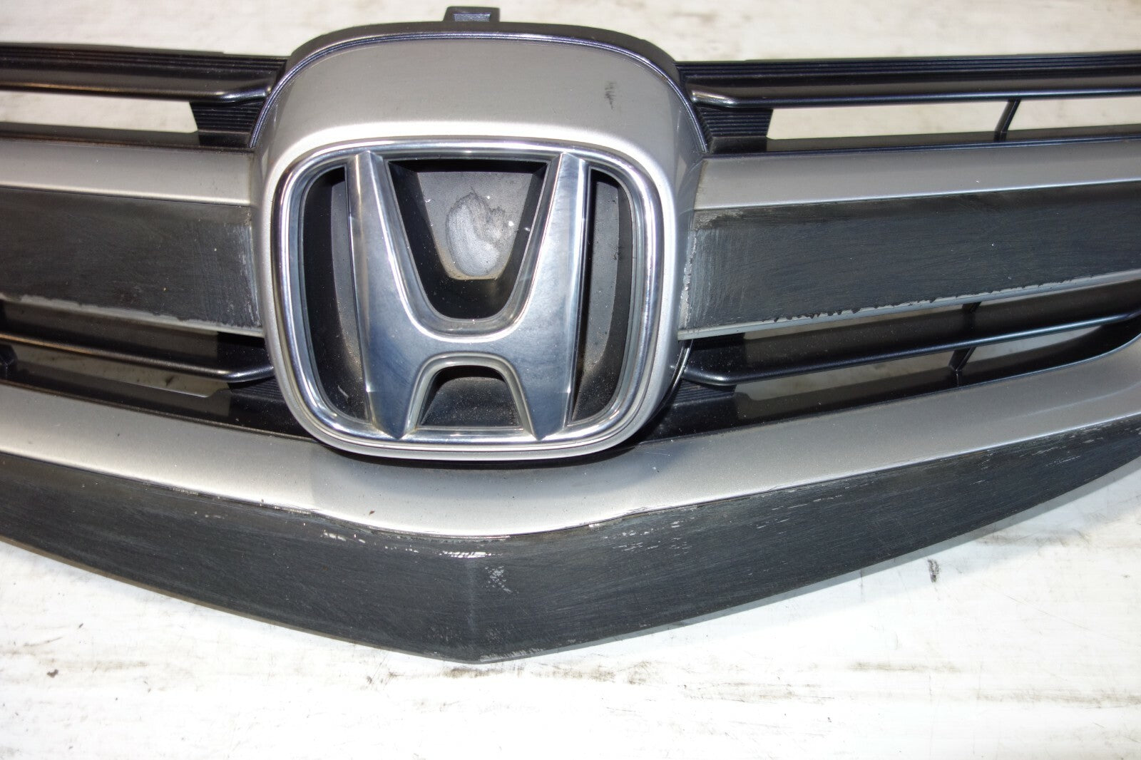 JDM 2005-2008 GENUINE ACURA RL OEM FRONT GRILLE KB1 GRILL Fits: ACURA RL KB1