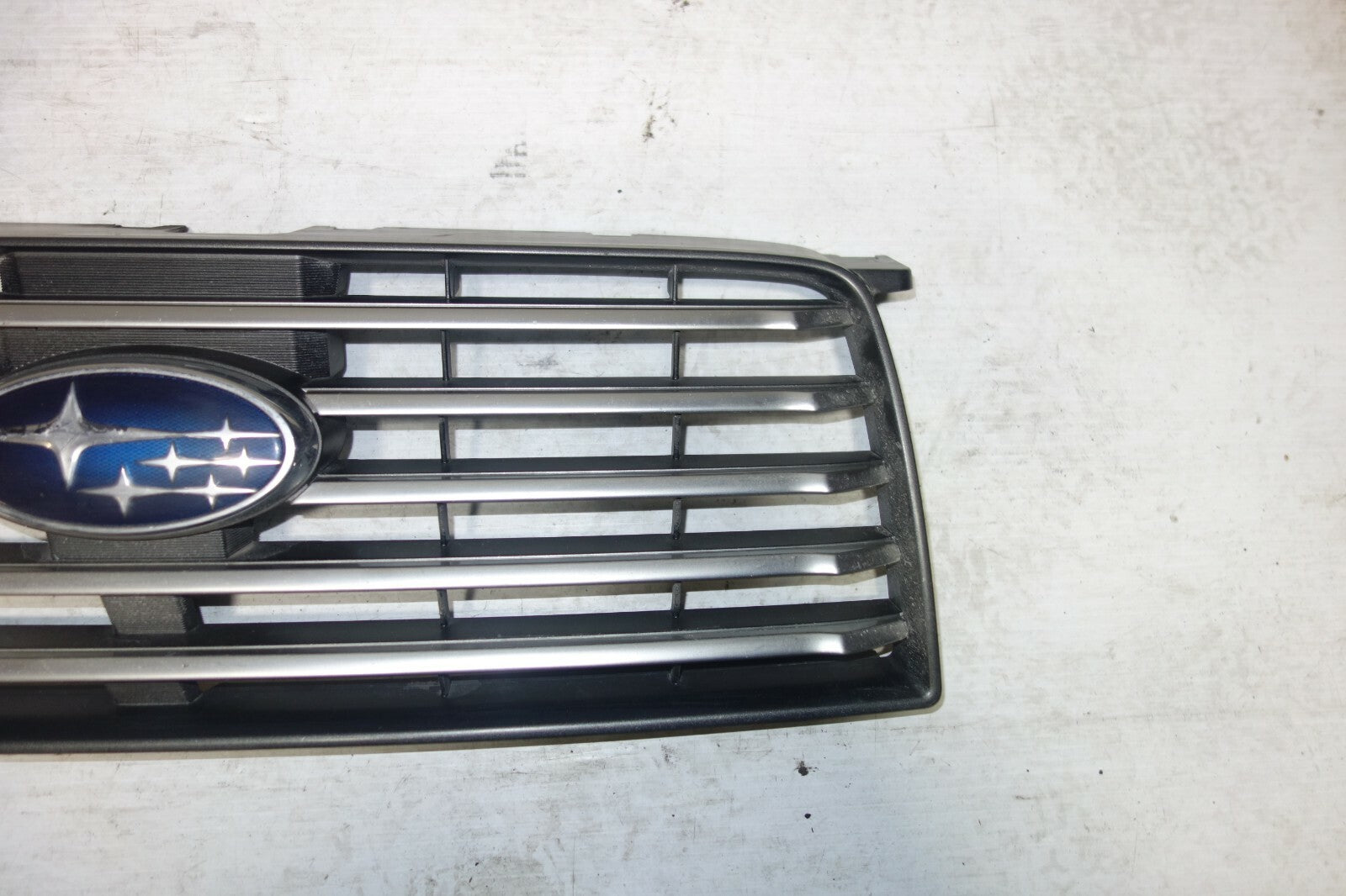 Subaru Forester OEM Front Grille Grill Genuine SG5 2006-2008