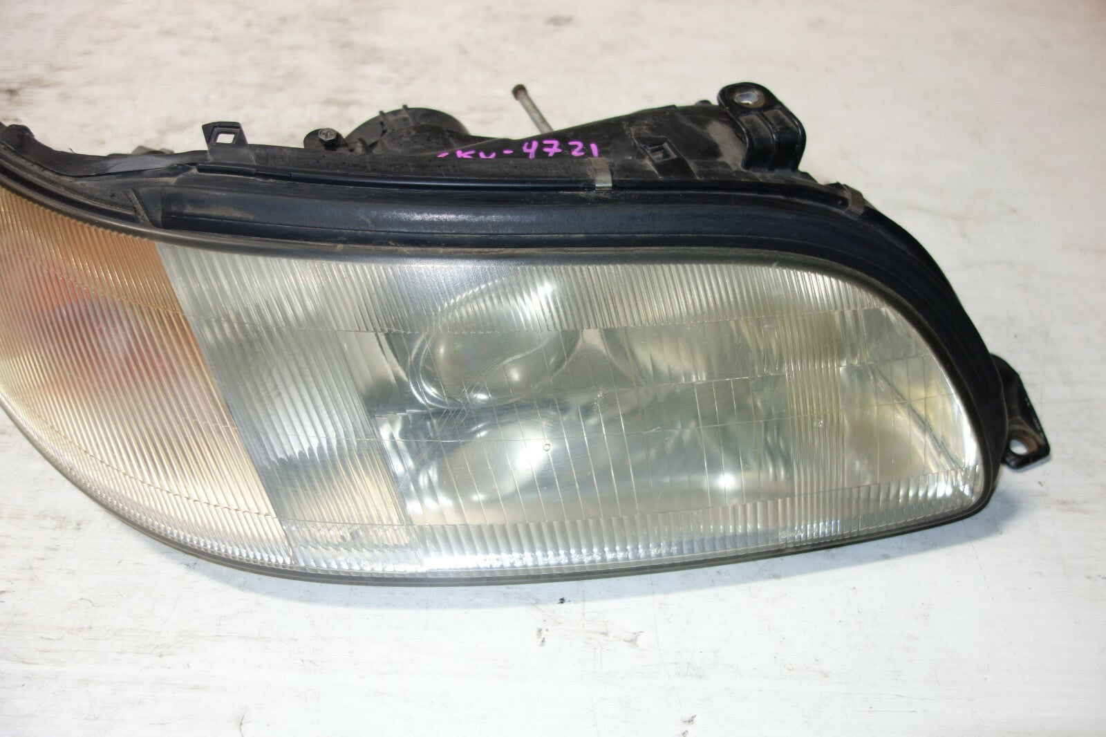 JDM Lexus GS300 / Aristo Front Right Headlight Lamp OEM 1991-1997