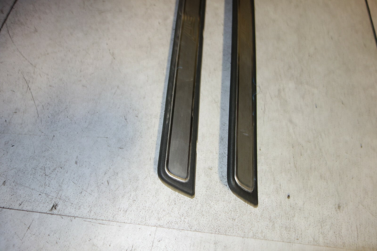JDM 2008-2012 SUBARU IMPREZA WRX STI GRB OEM DOOR SILLS SCUFF PLATES STEPS SILL