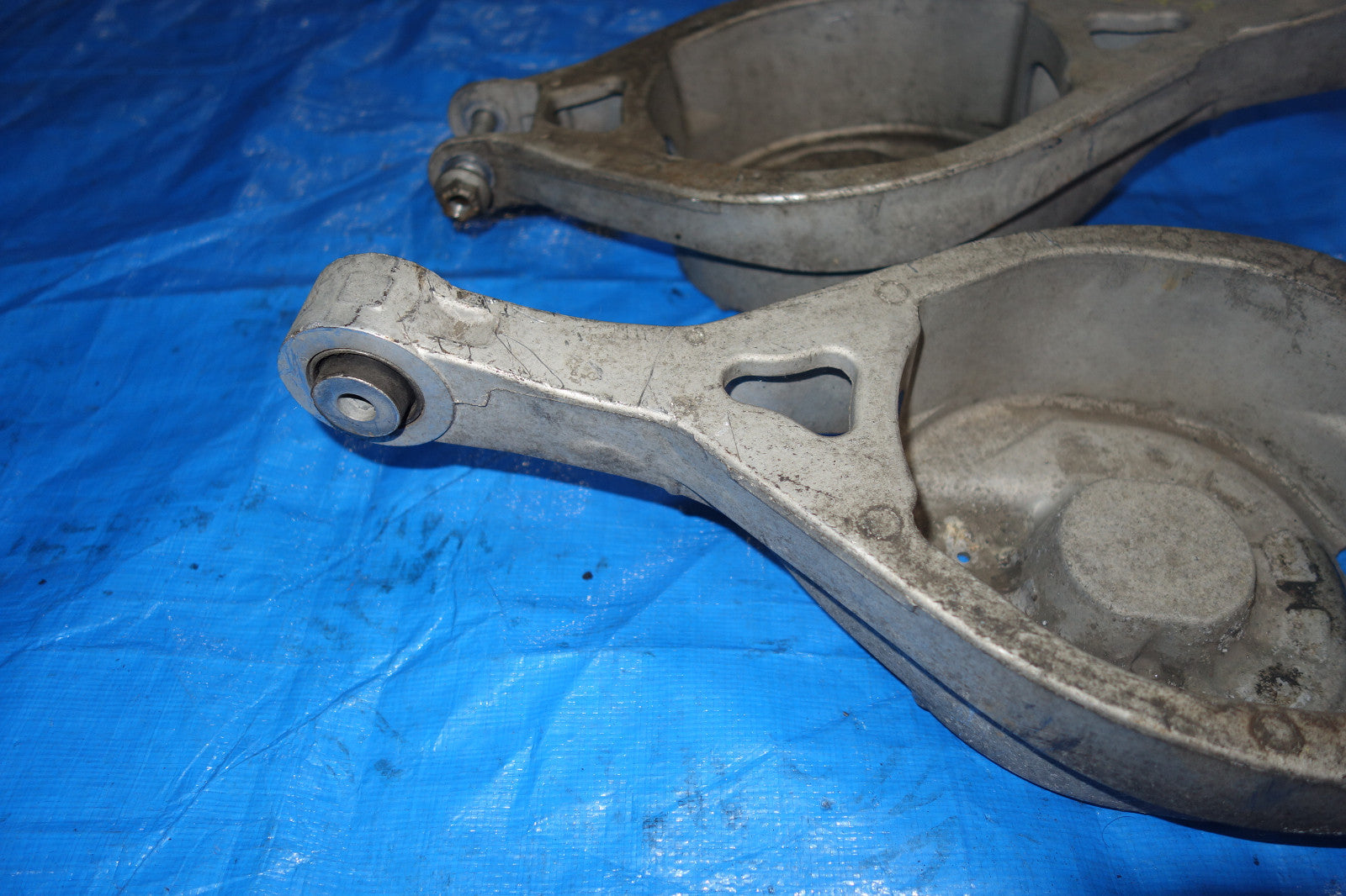 JDM Infiniti G35 OEM Rear Lower Control Arms Spring Support Wishbone 2003-2006