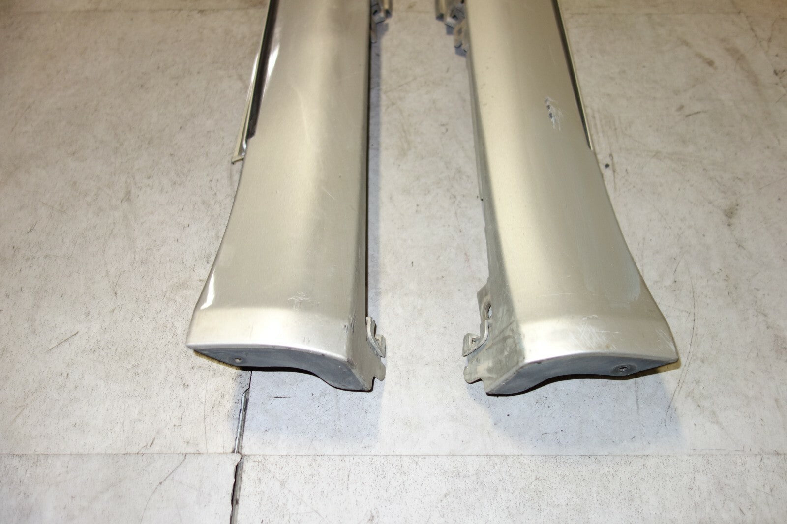 JDM LEXUS LS460 LS600H ROCKER PANEL PASSENGER SIDE SKIRT MOLDING Pair 2007-2012
